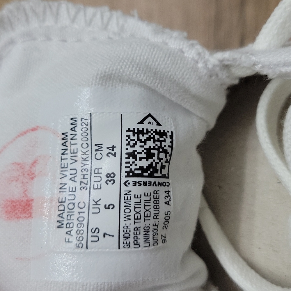 Converse shoes Brand new in the box authentic uper textile. - Picture 11 of 13